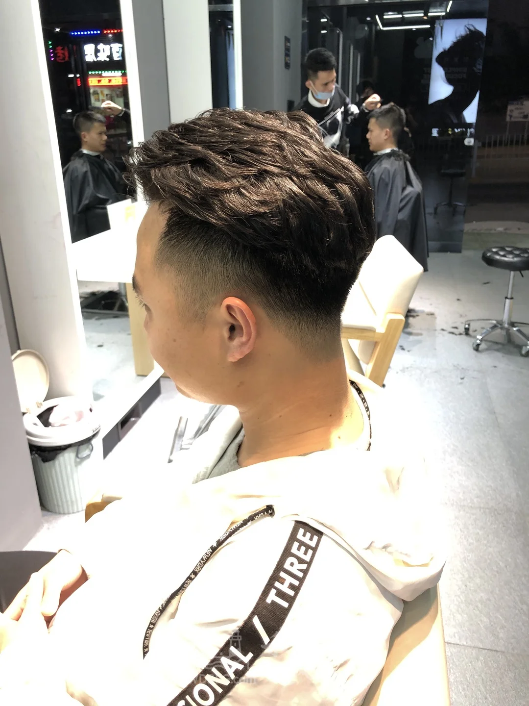 快过年了，剪个头发吧！